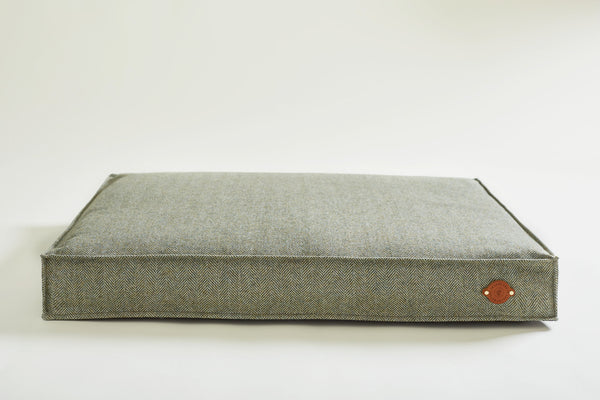 dog bed tweed in colour heather Herringbone