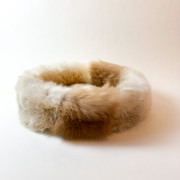 light and golden sheep donut colour Champagner