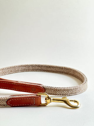 detail of karabiner in full brass on tweed lead classic colour SAND