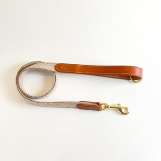 Classic Tweed Lead in colour Sand