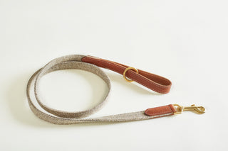Classical Tweed lead with leather