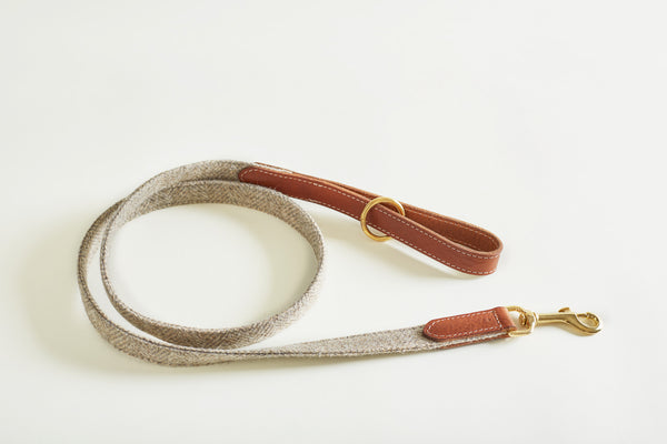 Classical Tweed lead with leather