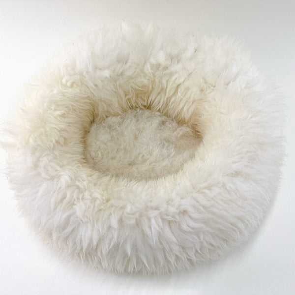top view on sheep donut dog bed creme