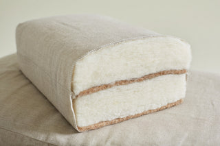 model insight of dog bed filling with layers of wool