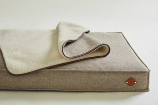 Tweed Dog Bed in colour Stone/Greay with a blanket
